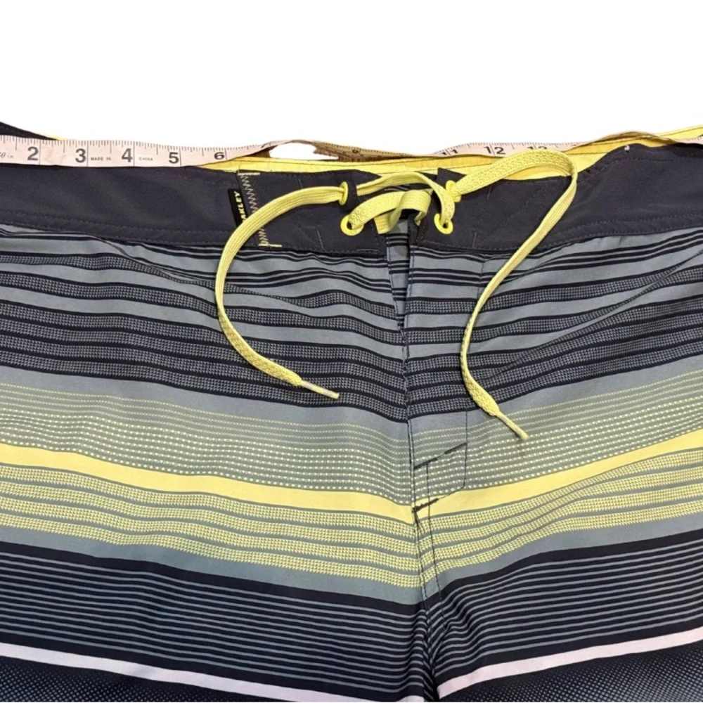 Oakley Mens‎ 36 Board Shorts Surf Swim Stretch Athleisure Y2K Beach Vacation